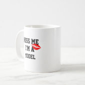 Tasse Kiss Me Im A Model (Devant gauche)