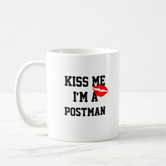 Tasse Kiss Me Im A Postman (Gauche)