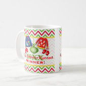 Tasse laide 2 de gagnant de concours de chandail (Devant gauche)