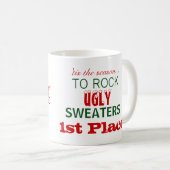 Tasse laide de prix de gagnant de chandail (Devant droit)