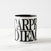 Tasse latine de citation de Carpe Diem (Centre)