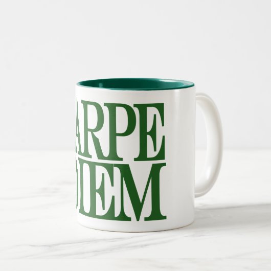 Tasse latine de citation de Carpe Diem (Devant droit)