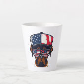 Tasse Latte 4 juillet de chien de boxe (Devant)