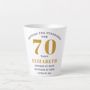 Tasse Latte 70e anniversaire Elegant Chic Modèle Nom et messag