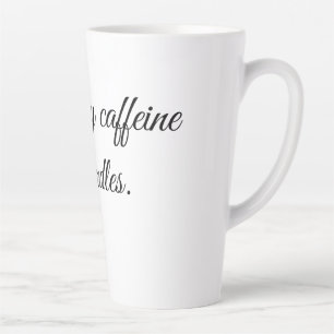 Tasse Latte Alimenté par la caféine et les bougies.