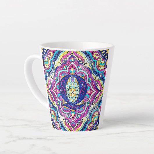 Tasse Latte Alphabet Q (Angle gauche)