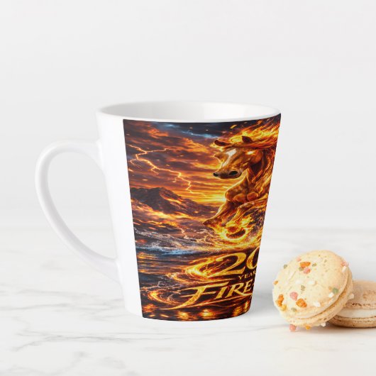 Tasse Latte Année du Cheval de Feu 2026 (En situation)
