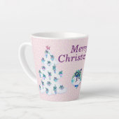 Tasse Latte Arbre de Noël blanc sur rose neige (Angle gauche)