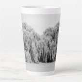 Tasse Latte Arbres à saules à pleurs noirs et blancs (Devant)