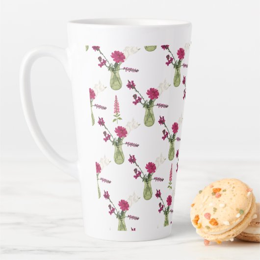 Tasse Latte Arrangement exotique de fleurs dans le verre (En situation)