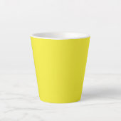 Tasse Latte Arrière-plan jaune uni vibrant (Devant)