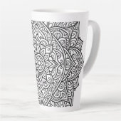 Tasse Latte Art mandala aux lignes noires complexes (Angle droit)