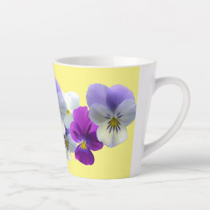 Tasse Latte aux pensées violettes et blanches