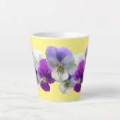Tasse Latte aux pensées violettes et blanches (Devant)
