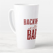 Tasse Latte Backwoods Babe Typographie (Angle gauche)