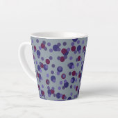 Tasse Latte Baies, points violets et violets (Angle gauche)