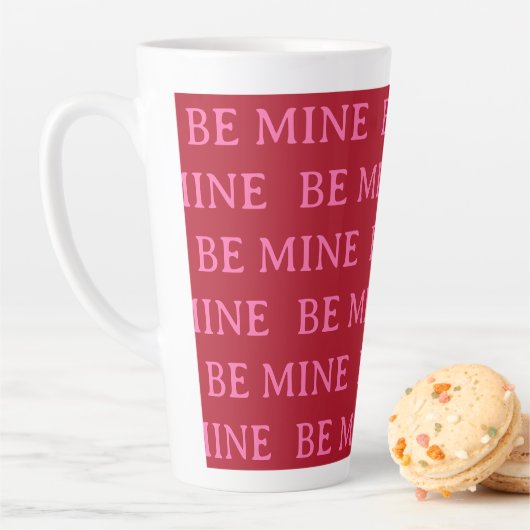 Tasse Latte Be Mine Valentine’s Day Gift – Romantic Love  (En situation)