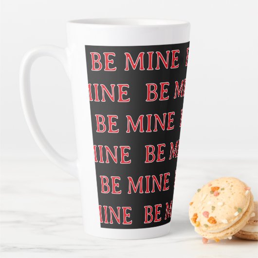 Tasse Latte Be Mine Valentine’s Day Gift – Romantic Love  (En situation)