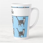 Tasse Latte Bébé Bleu Blanc Tabby chat Chats Whimsical Art (Droite)