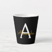 Tasse Latte Black Gold Modern Script Girl Monogramme Nom (Devant)