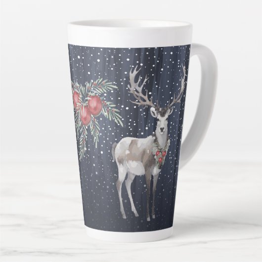 Tasse Latte Bleu foncé Snowy Reinder Baies de Noël (Angle droit)