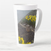 Tasse Latte Bonne fête des mères 2025 par RoseWrites (Angle droit)