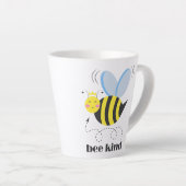 Tasse Latte Bonne princesse d'abeille avec couronne et slogan (Angle droit)