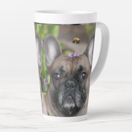 Tasse Latte Bouledogue français avec abeille (Angle droit)