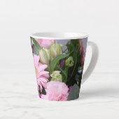 Tasse Latte Bouquet en latte de bouquet de fleurs roses (Angle droit)