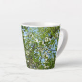 Tasse Latte Branche of Dogwood Blossoms Spring Trees (Angle droit)