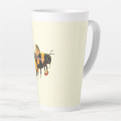 Tasse Latte Bumble Bee transportant du pollen (Angle droit)