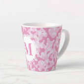 Tasse Latte Camouflage rose Monogramme initial (Angle droit)