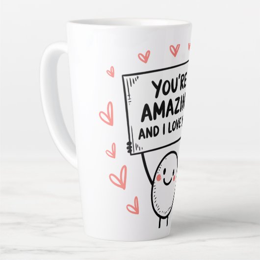 Tasse Latte caractère sonore avec un visage souriant (Angle gauche)