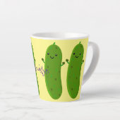Tasse Latte Caricature de cornichon joyeux (Angle droit)
