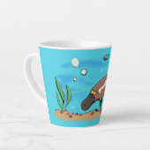 Tasse Latte Caricature de natation de Cute platypus (Angle gauche)