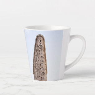 Tasse Latte Carte postale du bâtiment Flatiron