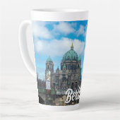 Tasse Latte Cathédrale de Berlin et tour de télévision à Berli (Angle gauche)