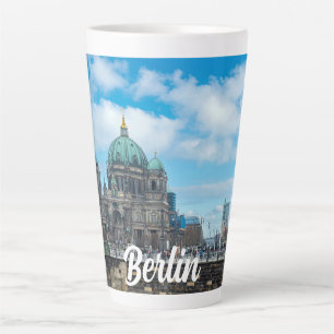 Tasse Latte Cathédrale de Berlin et tour de télévision à Berli