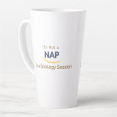 Tasse Latte Ce n’est pas une sieste, c’est une séance de strat (Angle gauche)