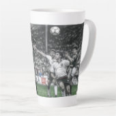 Tasse Latte Celebrating Irish Football (Angle droit)