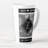 Tasse Latte Célébration élégante du 4ème anniversaire de maria (Angle droit)