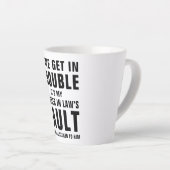 Tasse Latte C'est la faute de mon Frère dans la loi Dit drôle (Angle droit)