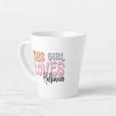 Tasse Latte Cette fille adore Halloween (Angle gauche)