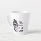 Tasse Latte Cette fille aime Halloween (Angle gauche)