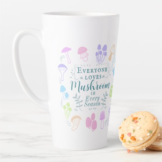 Tasse Latte Champignons colorés (En situation)