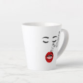 Tasse Latte Chanter un visage féminin avec des notes musicales (Angle droit)