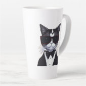 Tasse Latte Chat noir et blanc dans une Cravate Tuxedo et Bow (Angle droit)