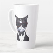 Tasse Latte Chat noir et blanc dans une Cravate Tuxedo et Bow (Angle gauche)