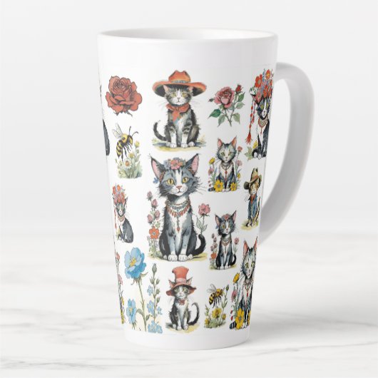 Tasse Latte Chats Whimsical avec Casquettes et Fleurs (Angle droit)