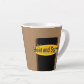 Tasse Latte Chauffage et servir le texte noir Gfx (Angle droit)